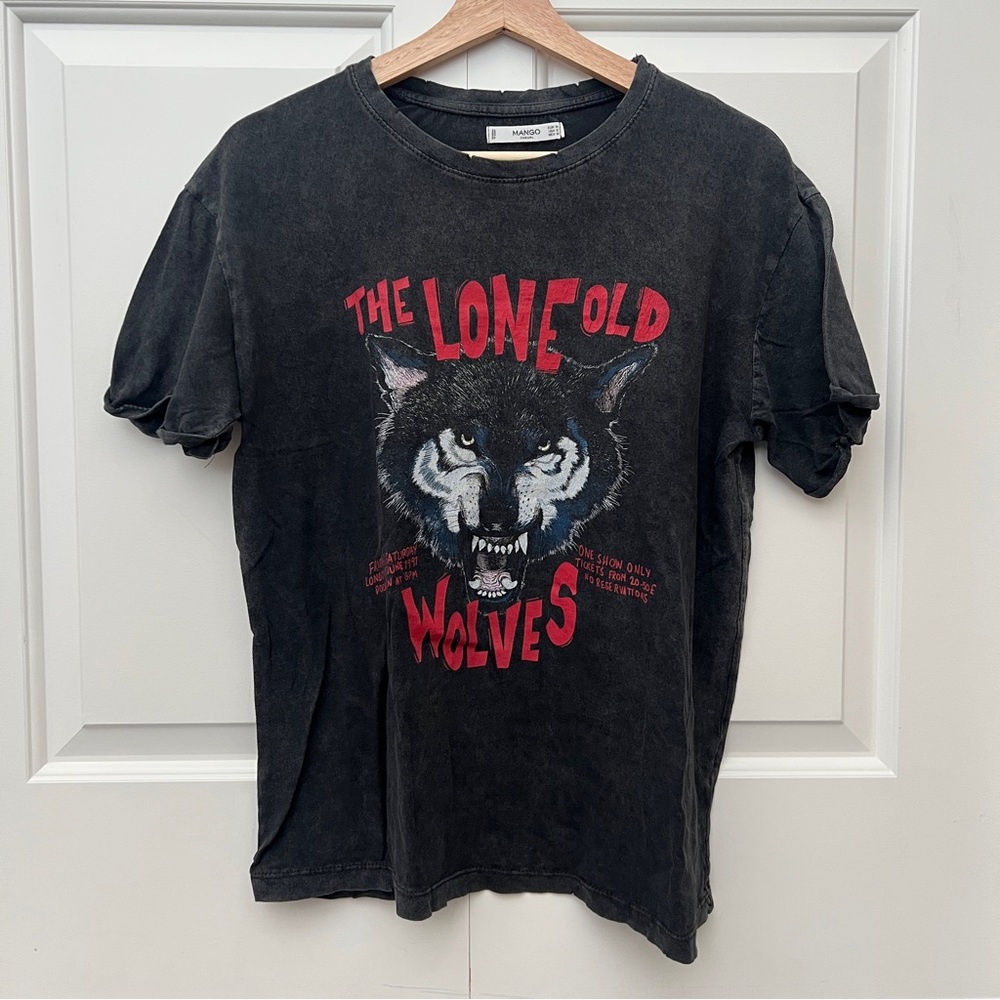 Black Graphic T-Shirt with Wolf Design | Mango